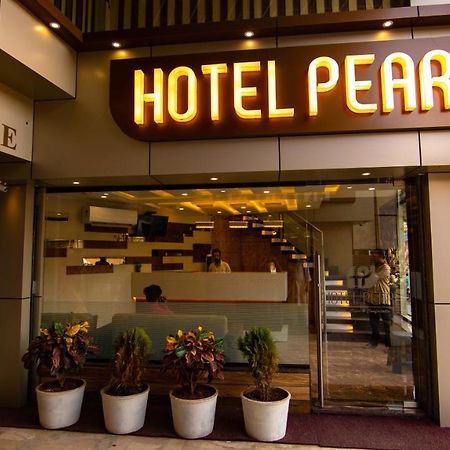 Hotel Pearl Vadodara Exteriör bild